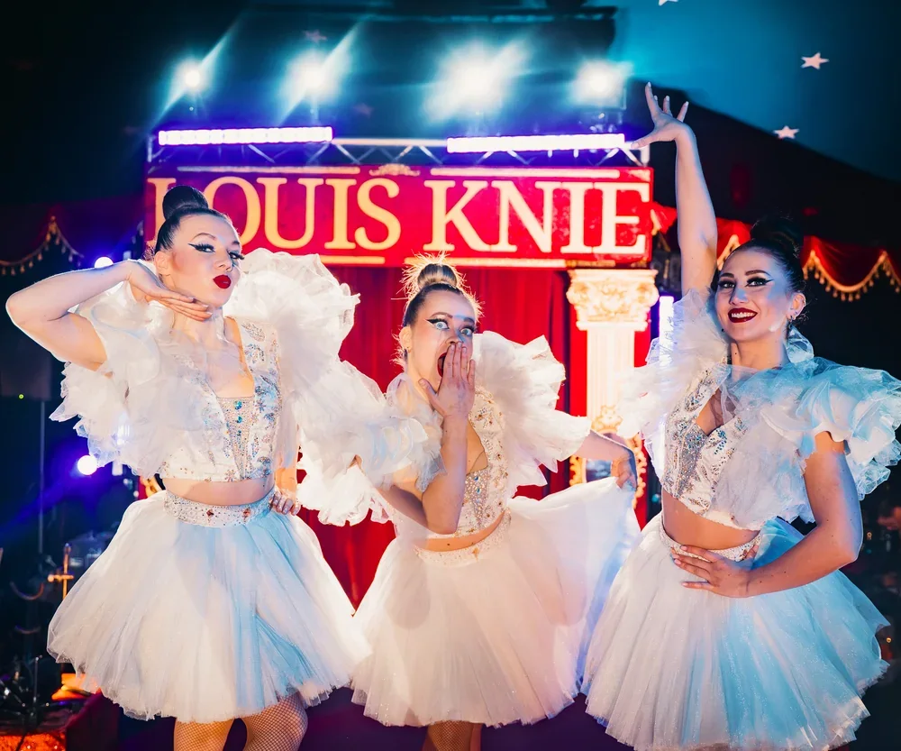 Die Dolly Power Dancers — das Circus-Ballett des Koblenzer Weihnachtscircus
